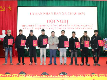 Kinh tế - Chính trị