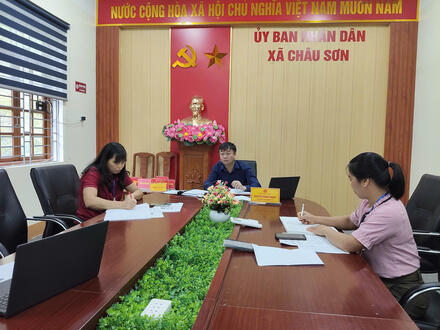 Kinh tế - Chính trị