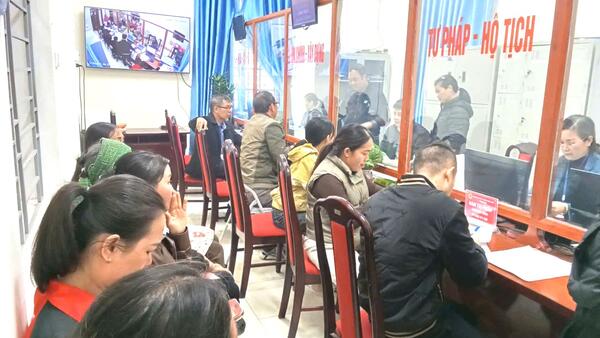 ✨ TIN THỜI SỰ Trung tâm Phục vụ Hành chính công xã Châu Sơn tiếp nhận và giải quyết hồ sơ cho công dân trong ngày làm việc