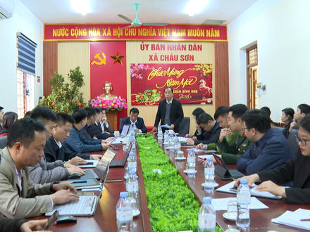 Kinh tế - Chính trị