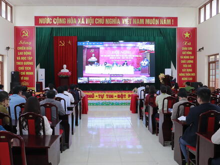 Kinh tế - Chính trị