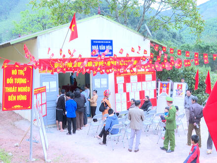 Kinh tế - Chính trị