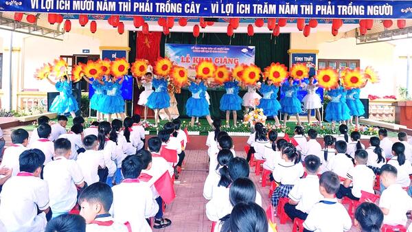 TƯNG BỪNG NGÀY HỘI KHAI TRƯỜNG NĂM HỌC 2025-2026 TRÊN ĐỊA BÀN XÃ CHÂU SƠN