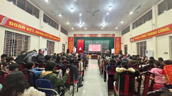 ĐÔNG ĐẢO CÁN BỘ, ĐẢNG VIÊN VÀ NHÂN DÂN XÃ CHÂU SƠN THAM DỰ BUỔI CHIẾU PHIM “MƯA ĐỎ” CHÀO MỪNG THÀNH CÔNG ĐẠI HỘI MTTQ TỈNH LẠNG SƠN