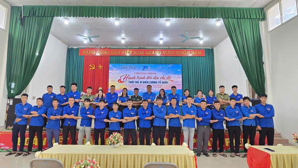 Tuổi trẻ xã Châu Sơn tham gia chương trình “Hành trình đến địa chỉ đỏ – Tuổi trẻ vì biên cương Tổ quốc”