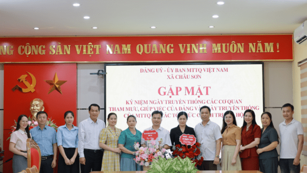 XÃ CHÂU SƠN TỔ CHỨC GẶP MẶT KỶ NIỆM NGÀY TRUYỀN THỐNG CÁC CƠ QUAN THAM MƯU, GIÚP VIỆC CỦA ĐẢNG VÀ CÁC TỔ CHỨC CHÍNH TRỊ - XÃ HỘI